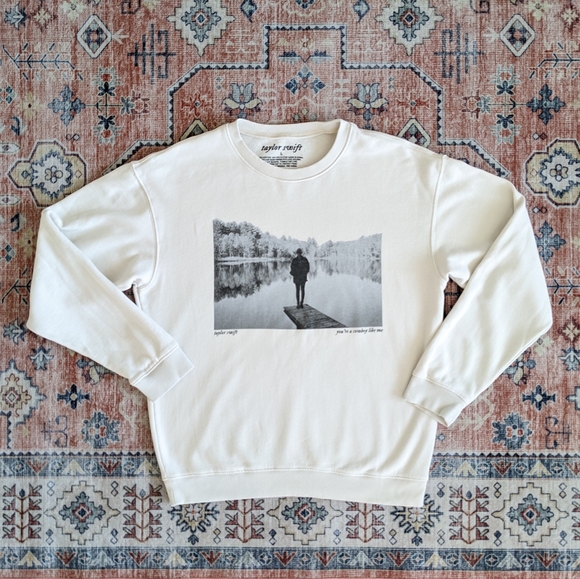 taylor swift cowboy like me sweatshirt